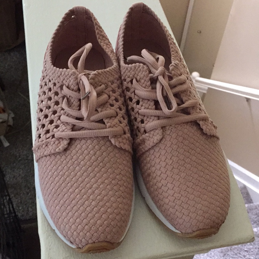 Blush Casual Walking Shor